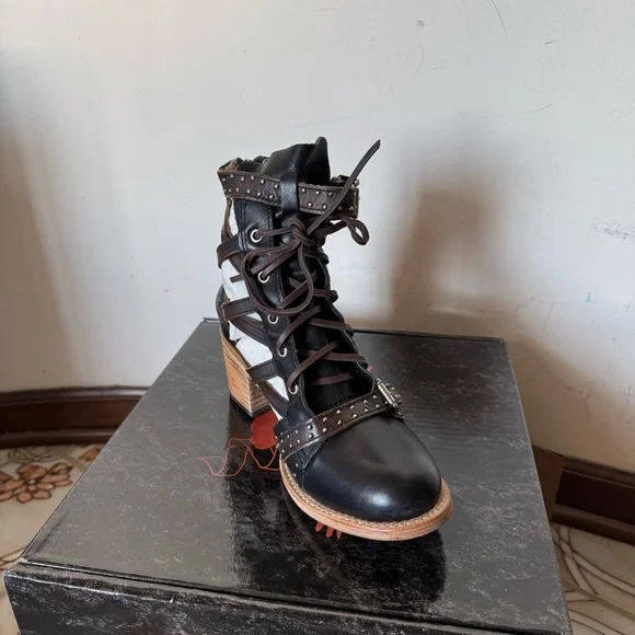 FREEBIRD CHEYENNE MULTI STRAP LACE UP LEATHER BOOTIE SANDAL SIZE 9